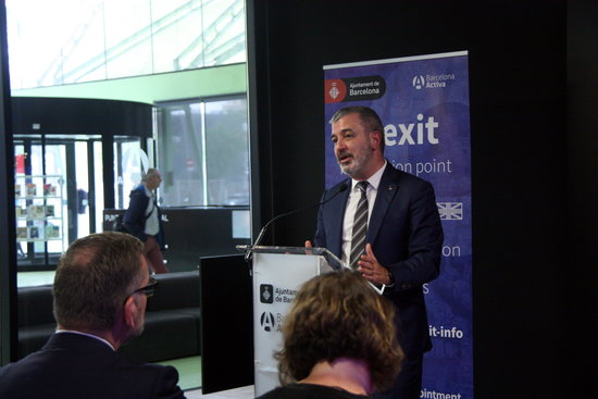 Barcelona councilor Jaume Collboni at the opening of the Punt Brexit information office (by Inés Valverde)